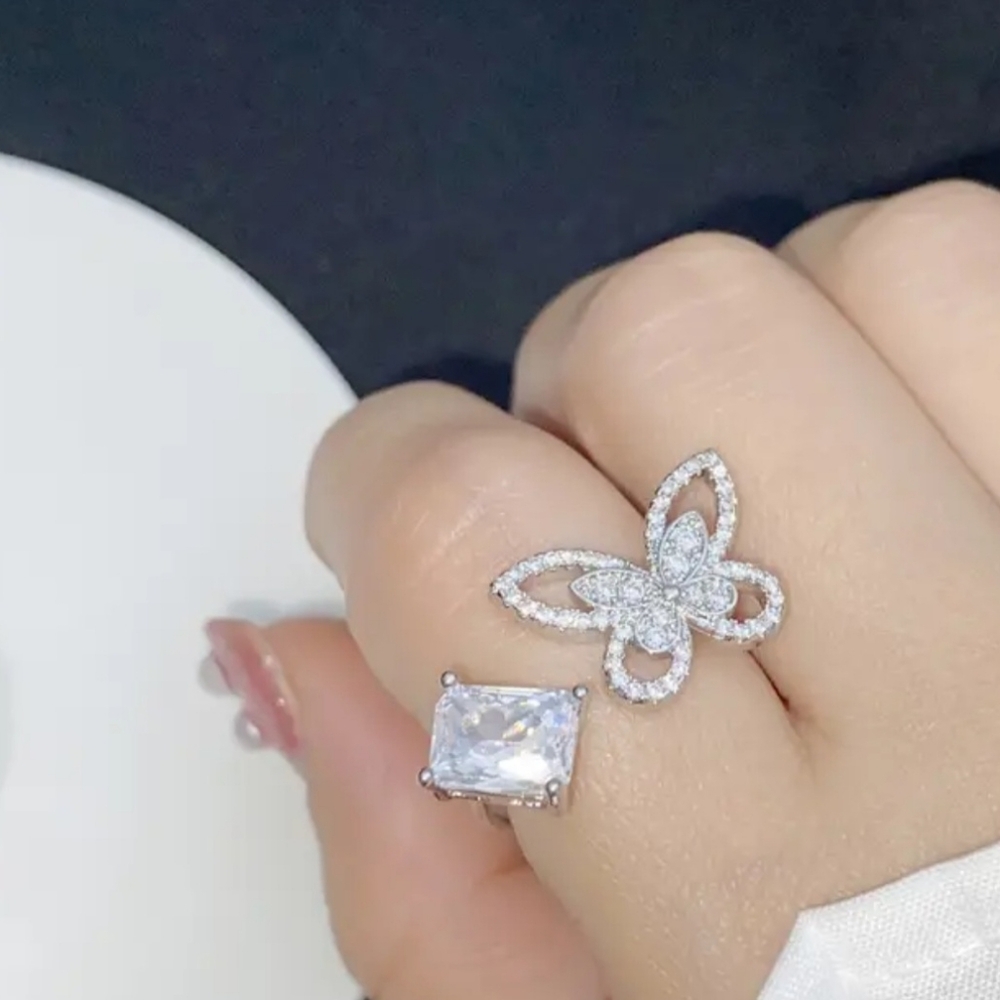 Ring - Picture 3 of 6